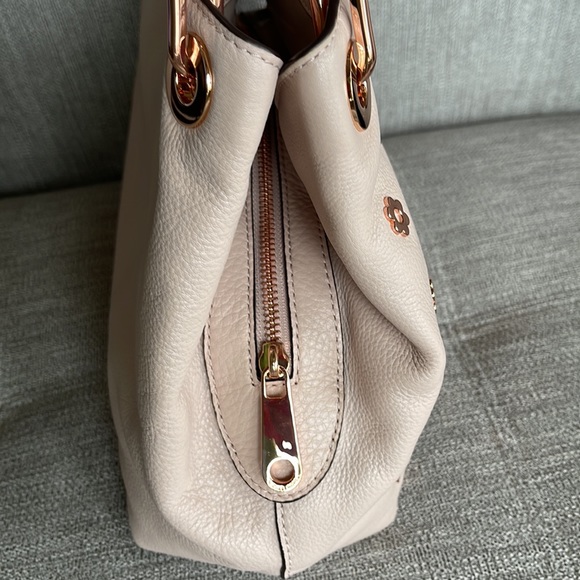 MICHAEL KORS Light Pink Leather Studded Bedford
Satchel - Picture 3 of 12